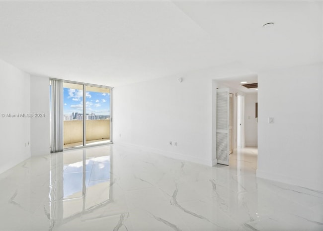 Building Photo - 19501 W Country Club Dr Rental