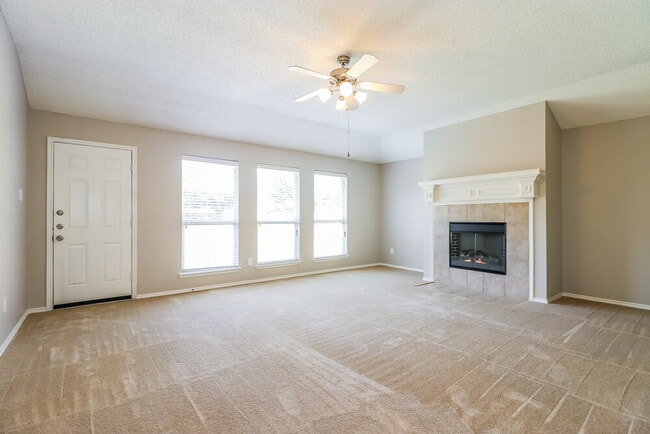 Photo - 721 Horseshoe Ct