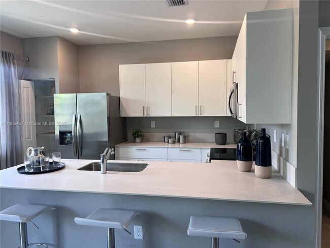 Photo - 640 SE 14th St