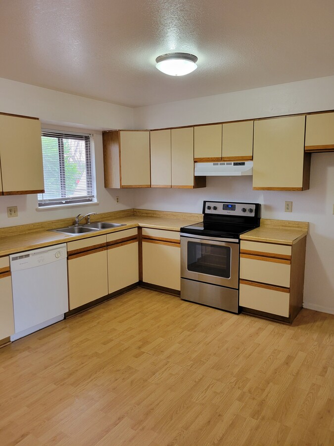 Photo - 2805 N Grand Ave Unit A