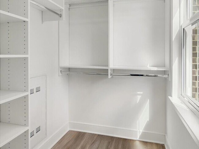 Photo - Madison Mall on Main