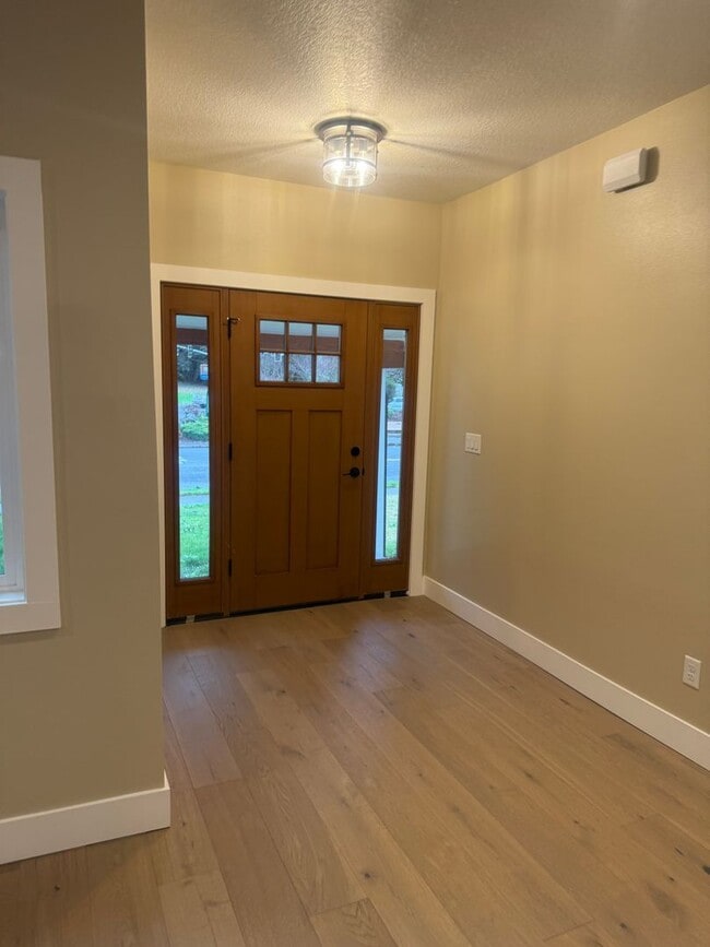 Photo - Newly Remolded 4-bedroom 3 bath Home in Downtown Woodland WA