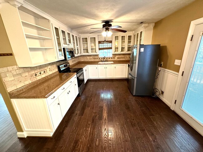 Photo - 5518 Thompson Dr