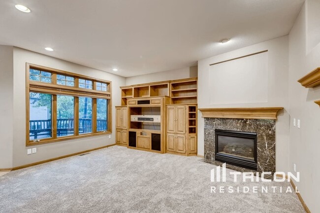 Photo - 8915 Umbria Pl N
