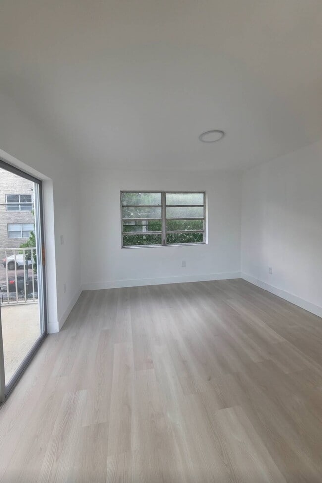 Photo - 1470 NW 3rd St
