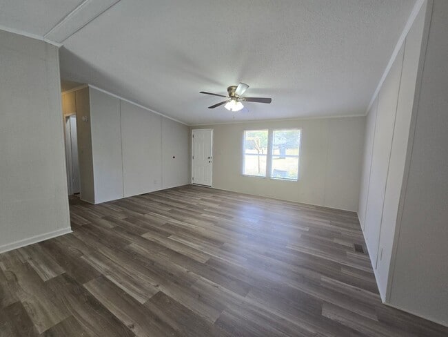 Photo - New Listing!!