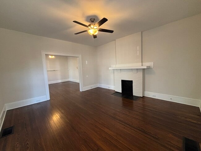 Photo - 2 Bedroom, 1.5 Baths Charming Bungalow located near Plaza Midwood