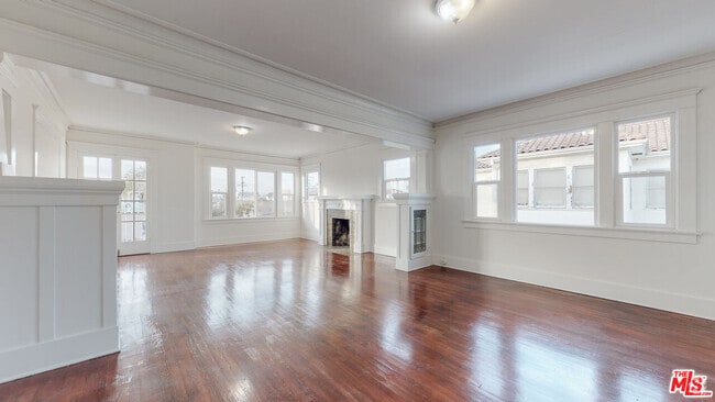 Building Photo - 1438 S Norton Ave Rental
