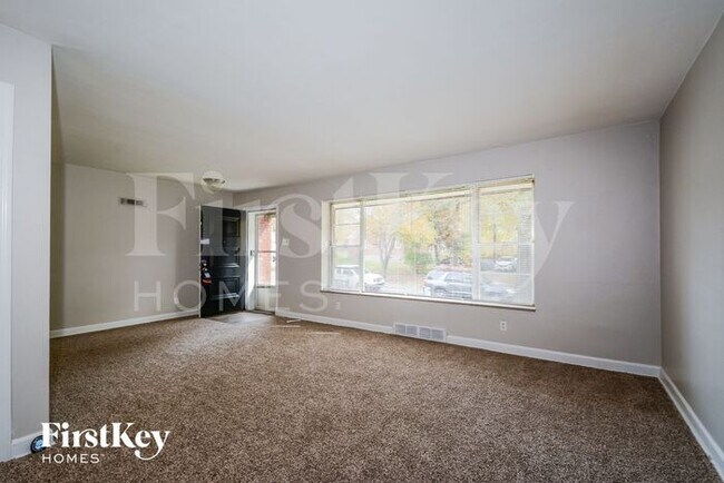 Photo - 1085 Colby Ave