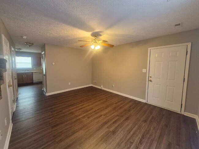 3831 Jockey Dr