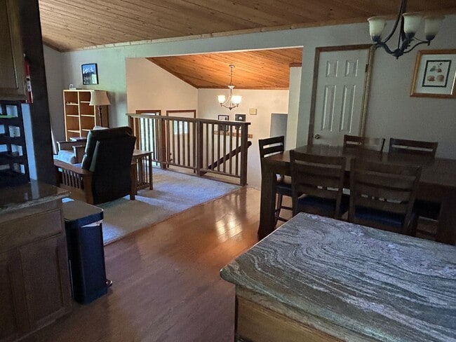 Photo - Rare short term lease with this 3/2 in Lake of the PInes - May or June-October