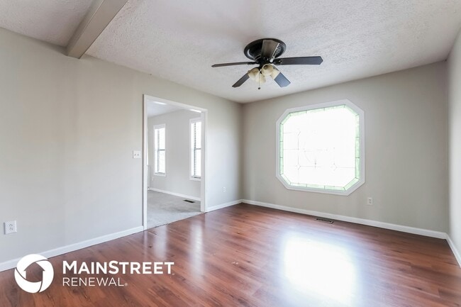 Photo - 1141 Reading Dr NW