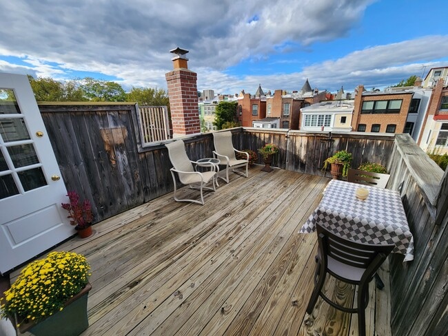 Photo - 1713 Riggs Pl NW