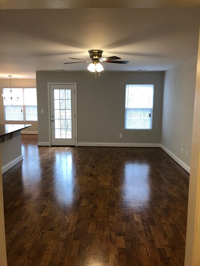 Photo - 427 Berwick Dr