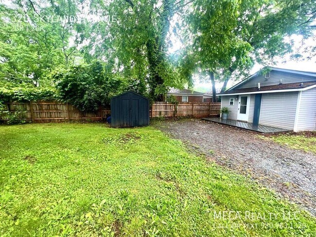 Photo - 320 Skyland Ave