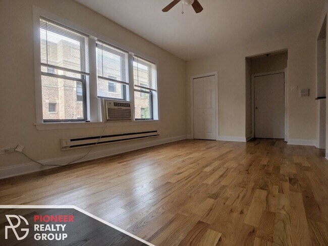 Photo - 3721 N Pine Grove Ave