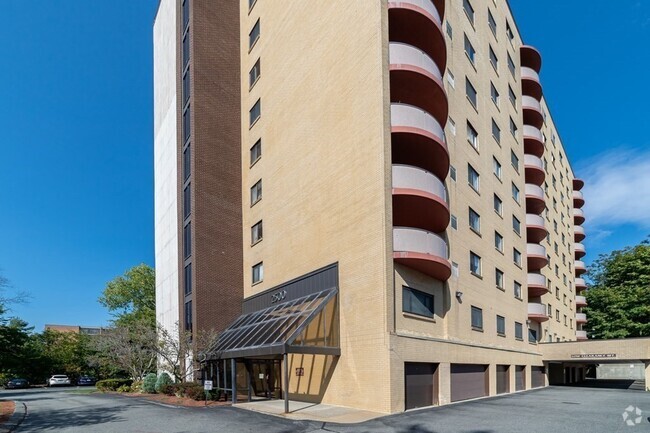 Building Photo - 2500 Mystic Valley Pkwy Unit 705 Rental