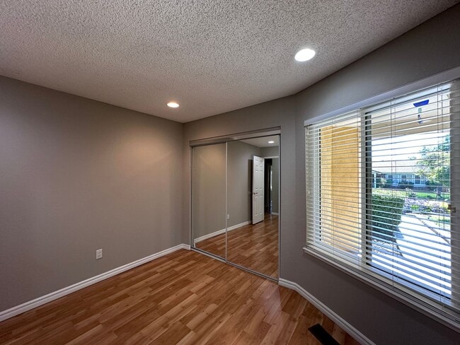 Photo - THIS is YOUR home, stunning 4/2 w/ AC, near Foothills