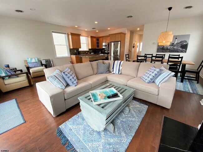 Photo - 115 N Jasper Ave