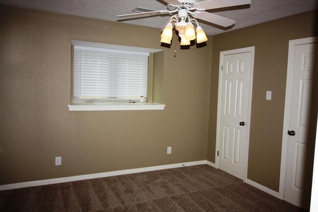 Photo - 1766 Maux Dr
