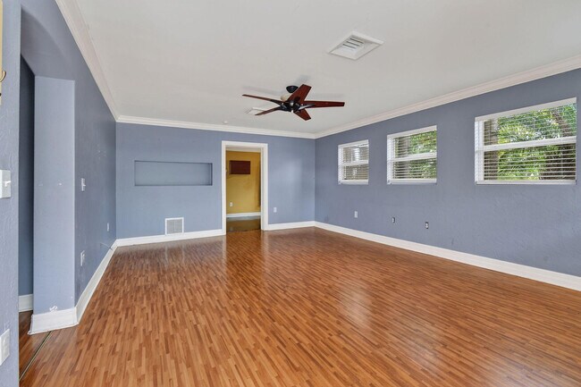 Photo - 1005 Selkirk St