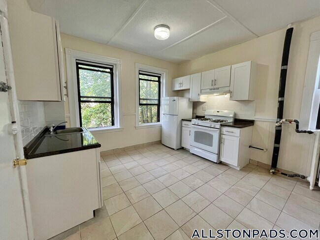 Photo - 23 Brighton Ave Unit 6