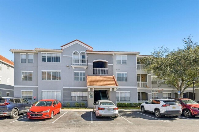 Building Photo - 18001 Richmond Pl Dr Unit 1213
