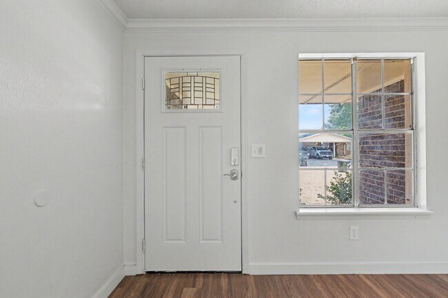 1052 Hargis Ln