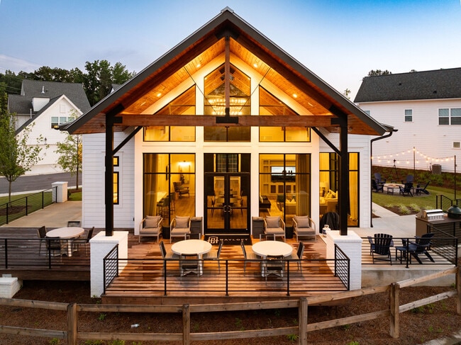 Photo - Hayloft Cottages Suwanee