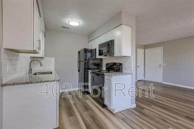 Photo - 8005 S 48th Ave