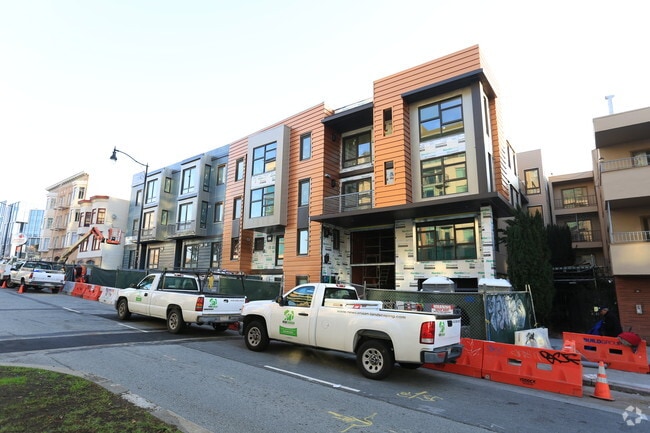 Photo - Thirty Five Dolore