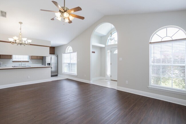 Photo - 3569 Chatelaine Dr