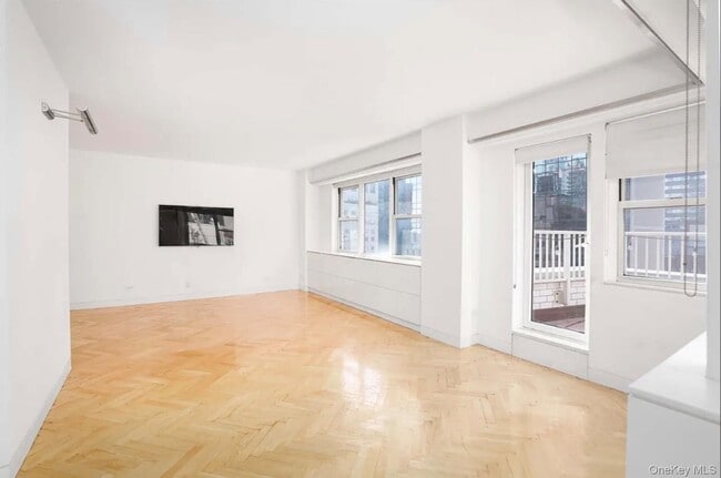Photo - 153 E 57th St Unidad 20C