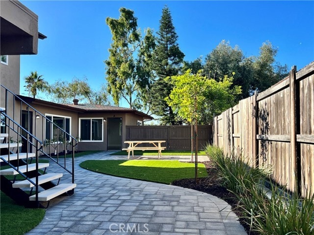 Building Photo - 320 S El Camino Real