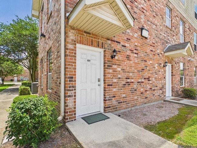 Photo - 4441 Burbank Dr Unit 601