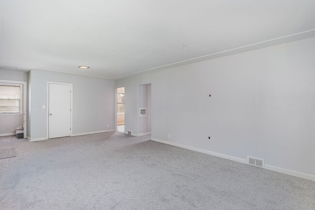 Photo - 1270 Hubbard Ave