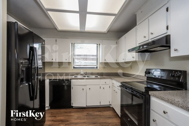 Photo - 9923 57th Way N