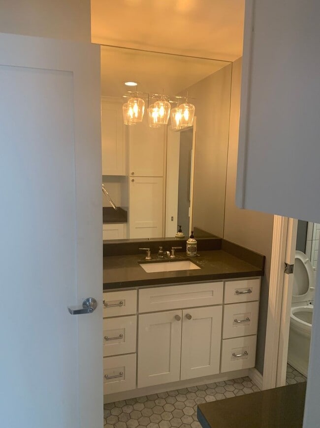 Building Photo - PRIME WEHO LOCATION- 1BEDROOM CONDO FOR LEASE