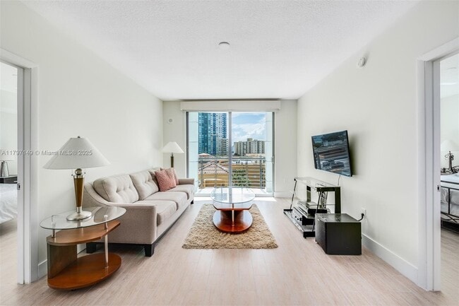Photo - 110 Washington Ave Unit 1817