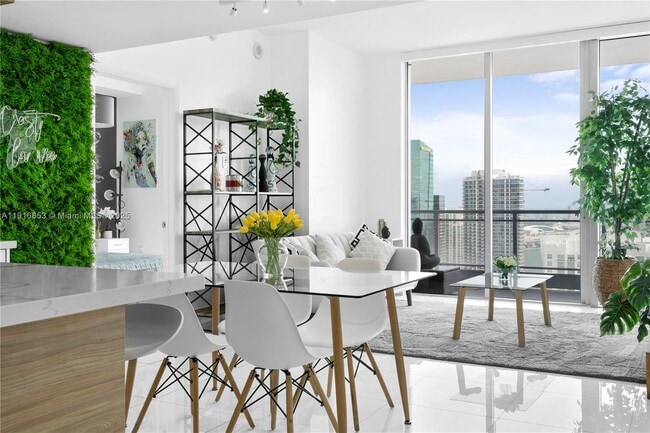 Photo - 92 SW 3rd St Unit 5112