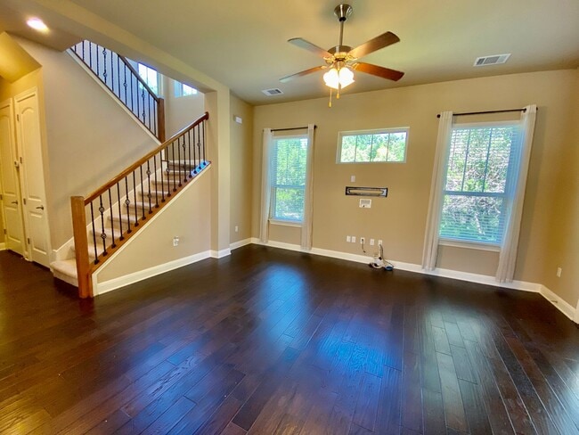 Photo - 3 Bedroom 2.5 Bathroom Detached Condo in South Austin!!