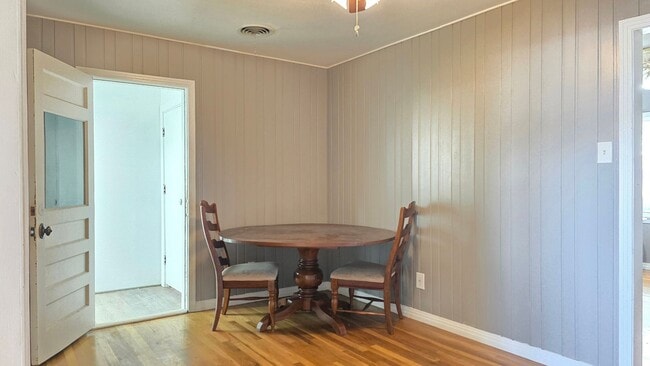 Photo - FOR LEASE - Spacious 3/1.5/1 - MINUTES FROM CAMPUS