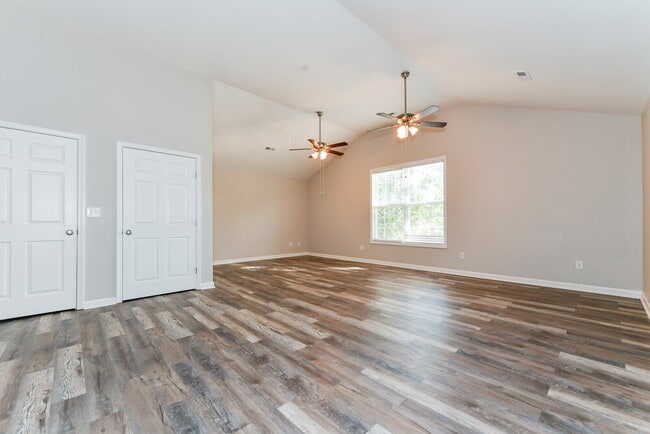 2920 Bragg Ct