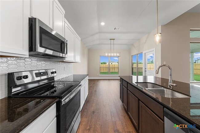 Photo - 920 Campbellton Dr