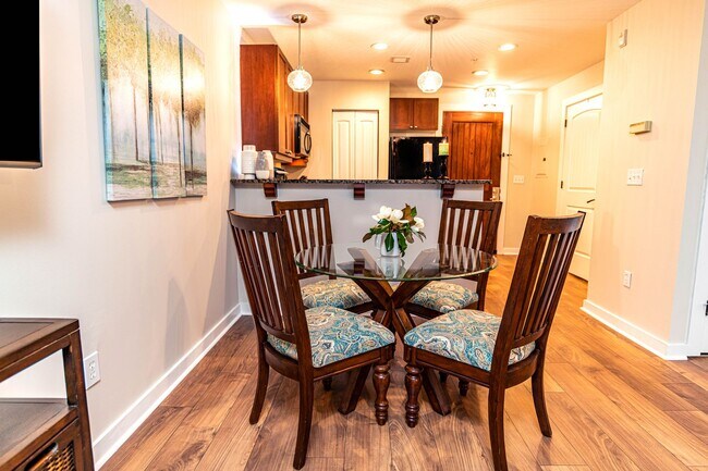 Photo - Romantic Getaway 5317