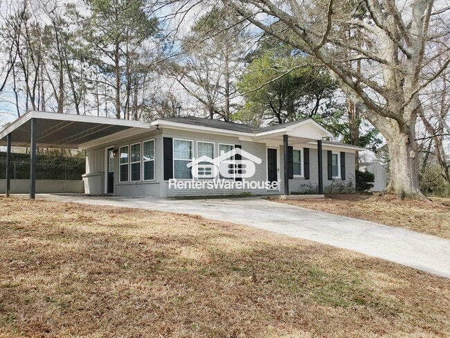 Building Photo - 1290 Chapel Dr