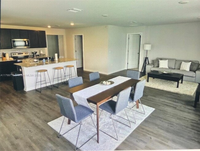 Photo - 4961 Sampler Dr