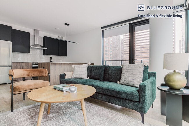 Photo - 535 N St Clair St Unidad FL10-ID1147