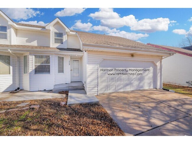 Building Photo - 1502 S Goebel Cir Rental
