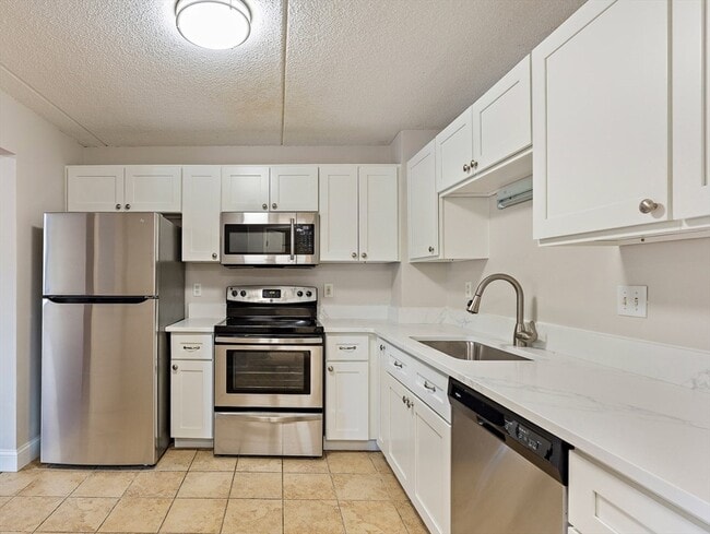Building Photo - 200 Cove Way Unit 217